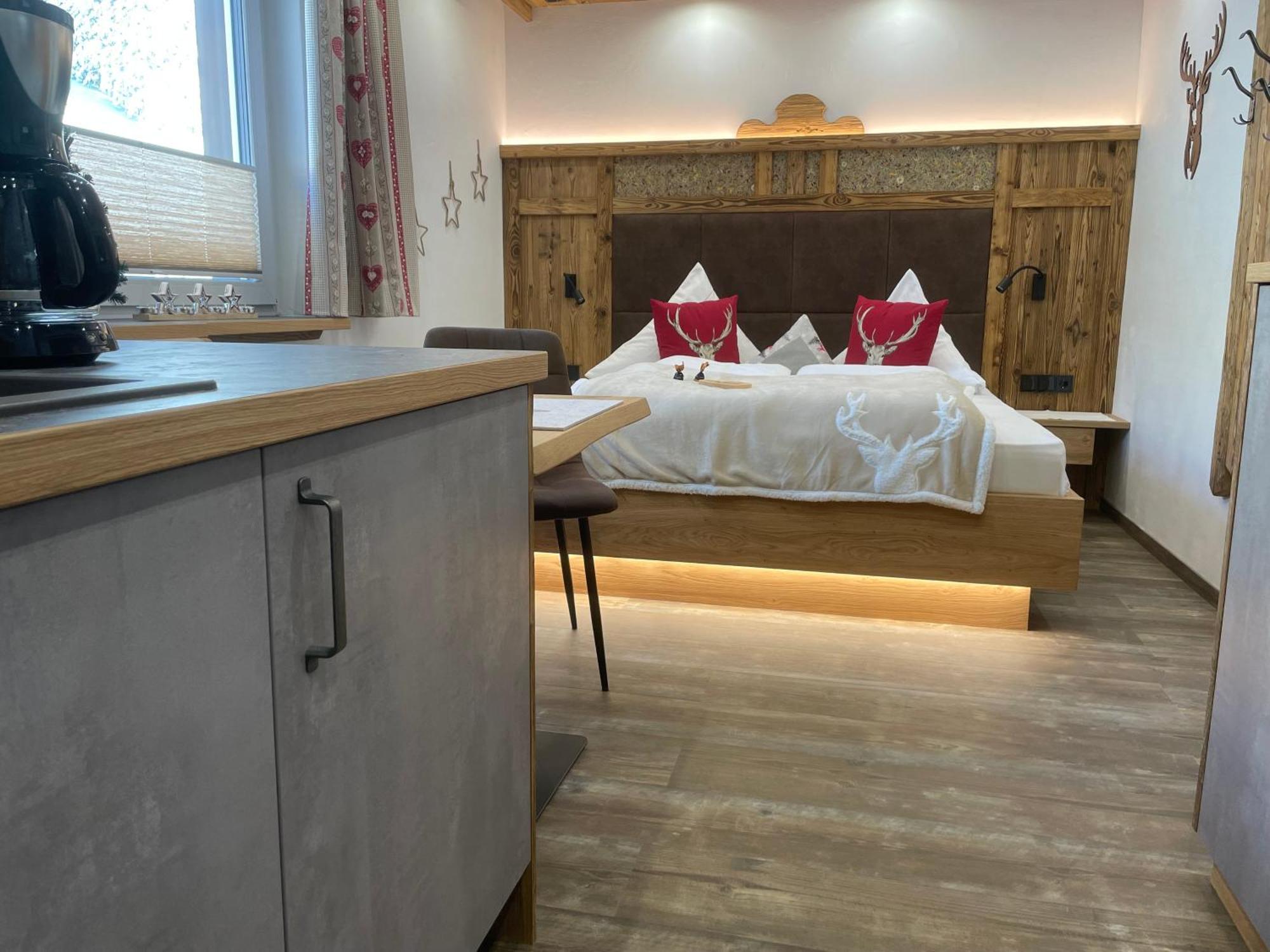 Haus Romantika Schattwald Buitenkant foto